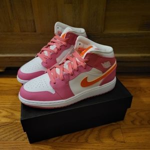 Jordan 1 - Pinksicle (Size 5Y/Woman 6.5)